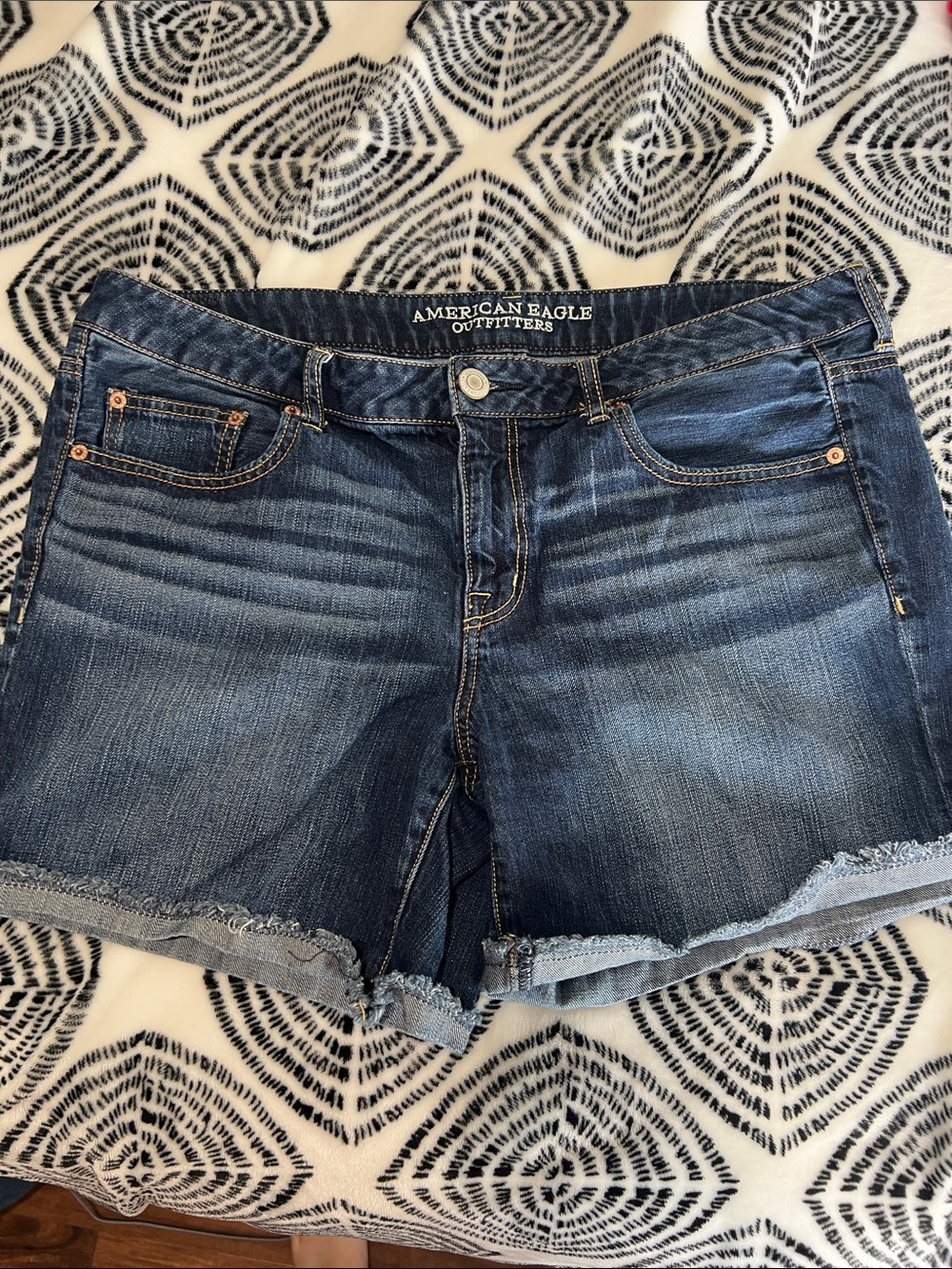 American Eagle Outfitters blue denim shorts 14